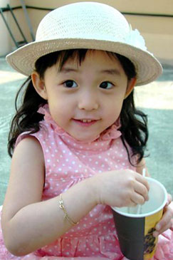 http://photo.pic.sohu.com/images/baobao/2005-07-07/105f368049e.jpg