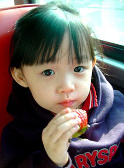 http://photo.pic.sohu.com/images/baobao/2005-07-07/105f36804af.jpg